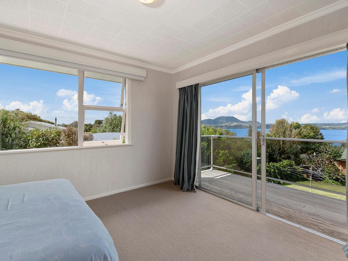 Lofty Lakeviews - Acacia Bay Holiday Home Taupo Eksteriør bilde