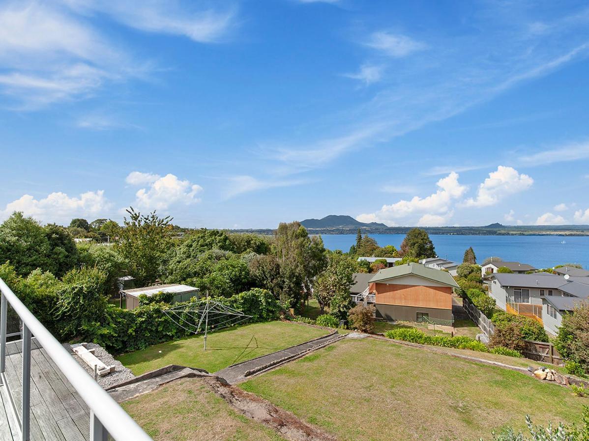 Lofty Lakeviews - Acacia Bay Holiday Home Taupo Eksteriør bilde