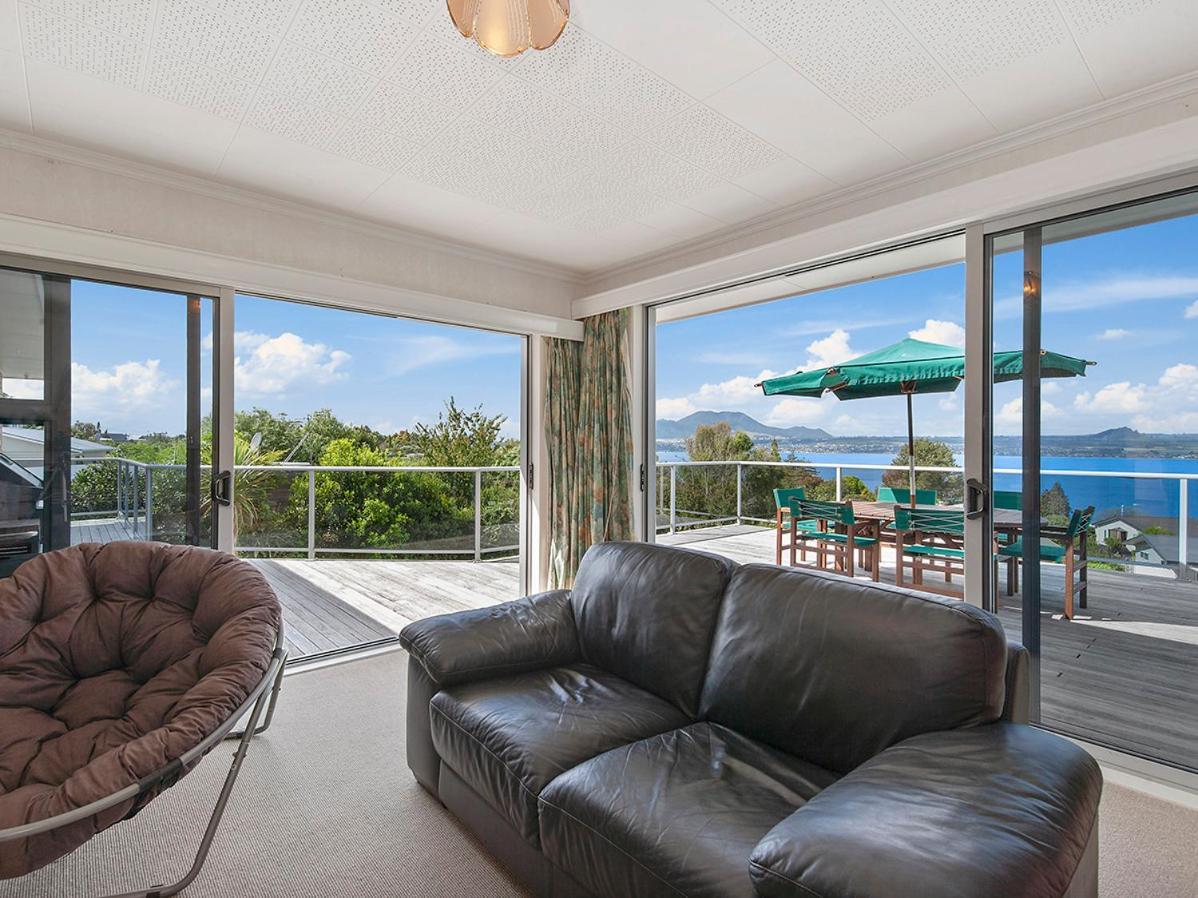 Lofty Lakeviews - Acacia Bay Holiday Home Taupo Eksteriør bilde