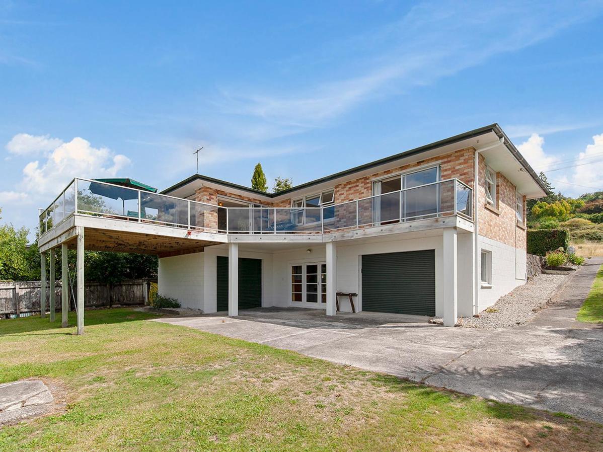 Lofty Lakeviews - Acacia Bay Holiday Home Taupo Eksteriør bilde