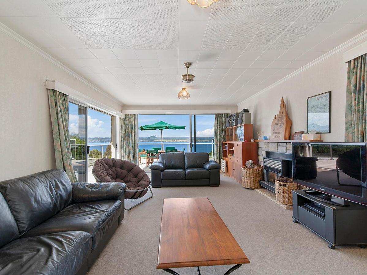 Lofty Lakeviews - Acacia Bay Holiday Home Taupo Eksteriør bilde